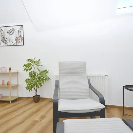 Appartement 12 - *
