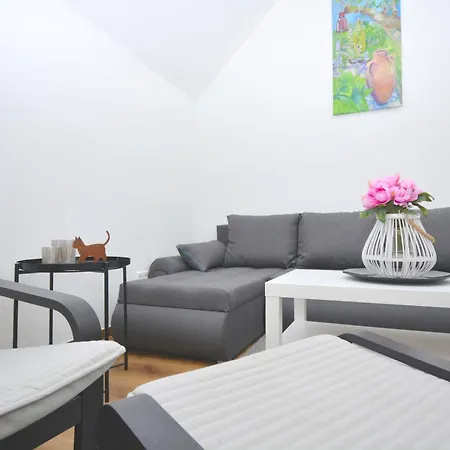 12 - Apartment